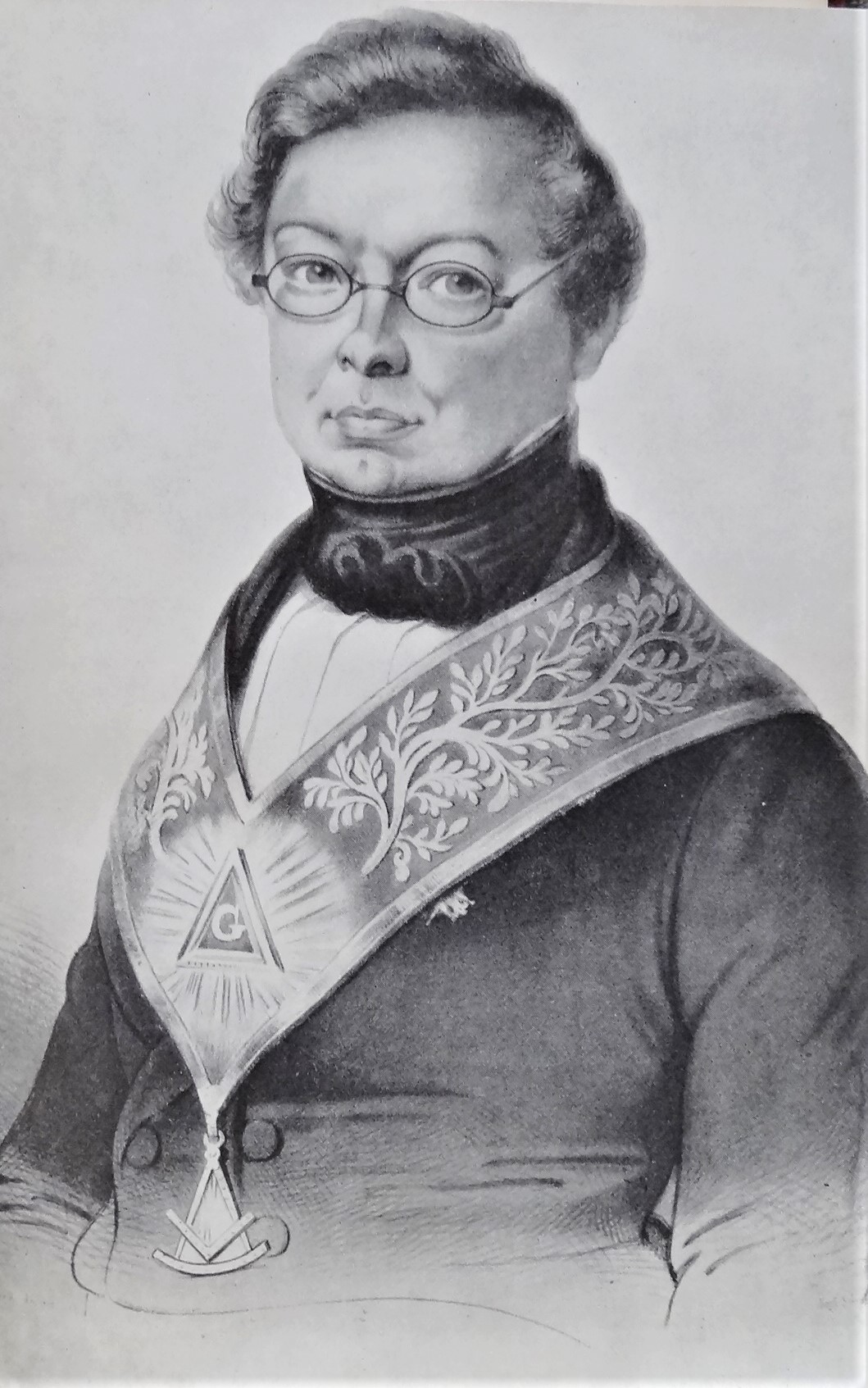 Portrettekening van een negentiende-eeuwse heer met bril, gekleed in vrijmetselaarsregalia met sjerp en passer-en-winkelhaak.